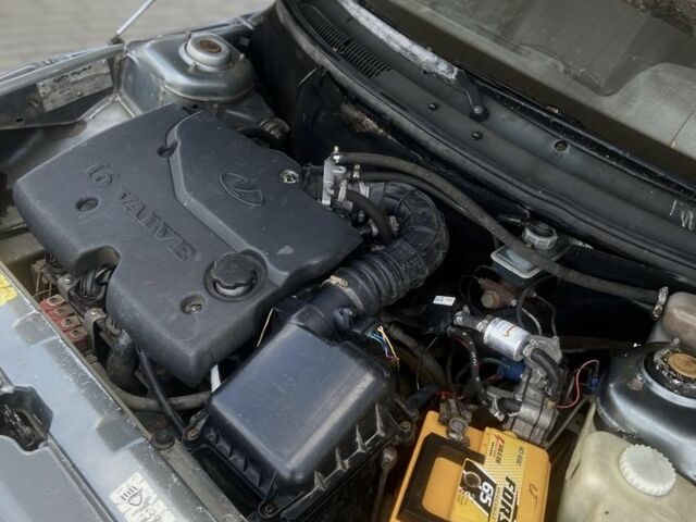 Сірий ВАЗ 2110, об'ємом двигуна 1.6 л та пробігом 350 тис. км за 899 $, фото 7 на Automoto.ua