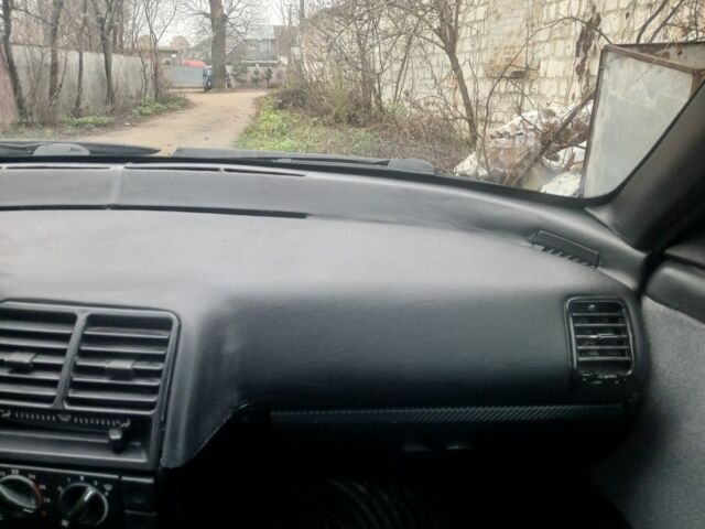 Серый ВАЗ 2110, объемом двигателя 1.6 л и пробегом 113 тыс. км за 2000 $, фото 4 на Automoto.ua