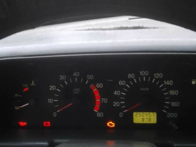 Серый ВАЗ 2110, объемом двигателя 1.6 л и пробегом 250 тыс. км за 1301 $, фото 2 на Automoto.ua