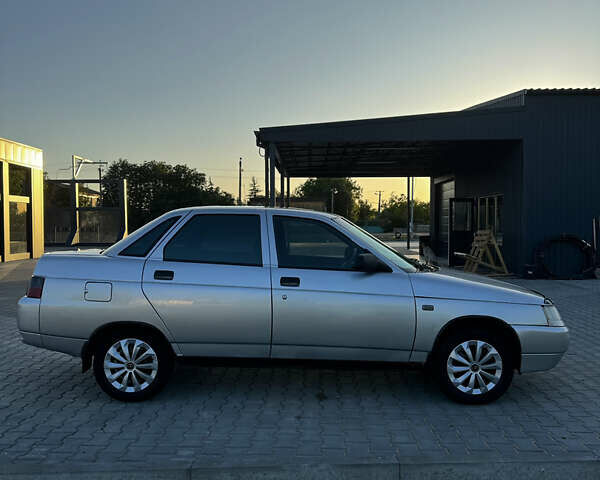 Серый ВАЗ 2110, объемом двигателя 1.6 л и пробегом 136 тыс. км за 2100 $, фото 2 на Automoto.ua