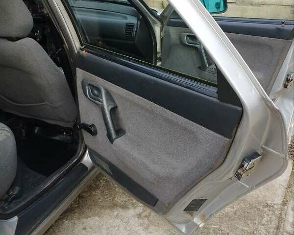 Серый ВАЗ 2110, объемом двигателя 1.6 л и пробегом 170 тыс. км за 1200 $, фото 5 на Automoto.ua