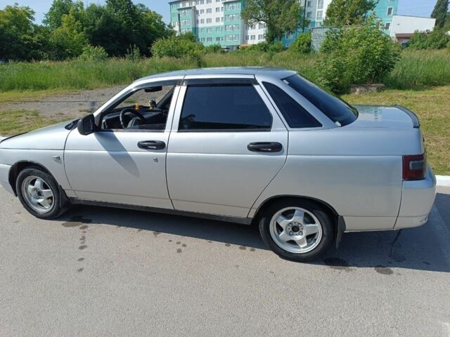 Серый ВАЗ 2110, объемом двигателя 1.6 л и пробегом 250 тыс. км за 2000 $, фото 2 на Automoto.ua