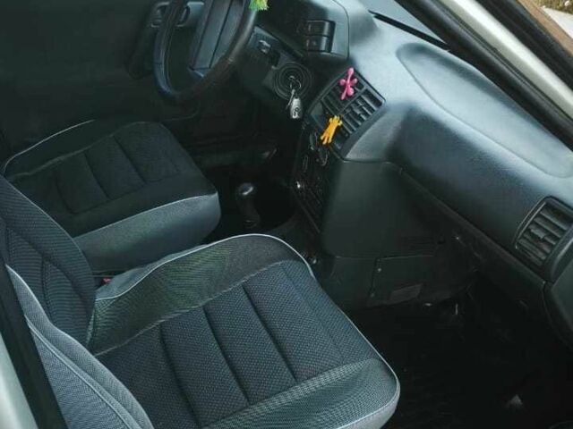 Сірий ВАЗ 2110, об'ємом двигуна 1.6 л та пробігом 107 тис. км за 1909 $, фото 8 на Automoto.ua