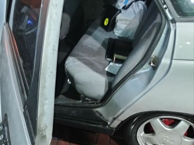 Серый ВАЗ 2110, объемом двигателя 1.6 л и пробегом 300 тыс. км за 1600 $, фото 3 на Automoto.ua