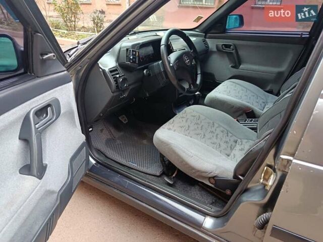 Серый ВАЗ 2110, объемом двигателя 1.6 л и пробегом 178 тыс. км за 1999 $, фото 21 на Automoto.ua