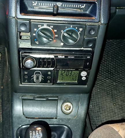 Сірий ВАЗ 2110, об'ємом двигуна 1.6 л та пробігом 229 тис. км за 1700 $, фото 4 на Automoto.ua