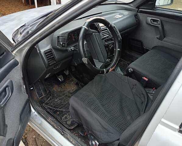 Серый ВАЗ 2110, объемом двигателя 1.6 л и пробегом 300 тыс. км за 1400 $, фото 2 на Automoto.ua