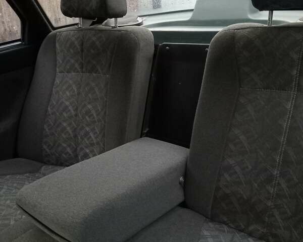 Серый ВАЗ 2110, объемом двигателя 1.6 л и пробегом 210 тыс. км за 1900 $, фото 17 на Automoto.ua