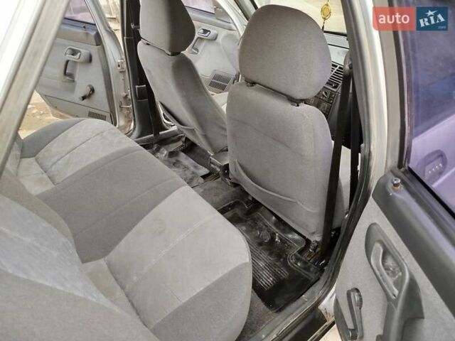 Сірий ВАЗ 2110, об'ємом двигуна 1.6 л та пробігом 185 тис. км за 1900 $, фото 4 на Automoto.ua