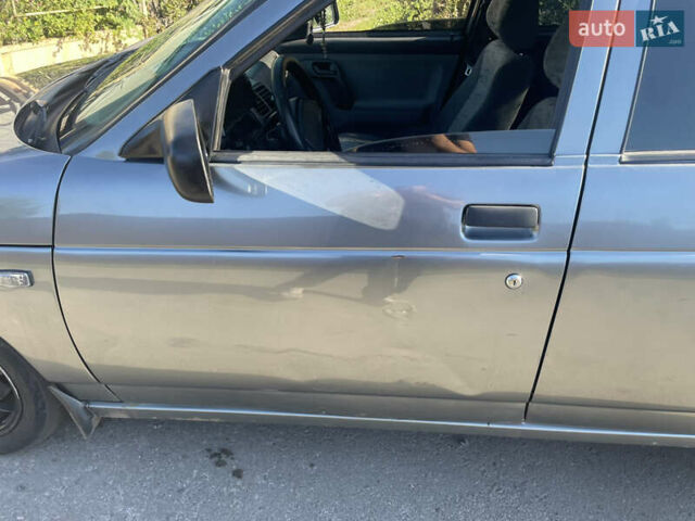 Серый ВАЗ 2110, объемом двигателя 1.6 л и пробегом 267 тыс. км за 2000 $, фото 4 на Automoto.ua