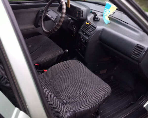 Сірий ВАЗ 2110, об'ємом двигуна 1.6 л та пробігом 170 тис. км за 2650 $, фото 7 на Automoto.ua