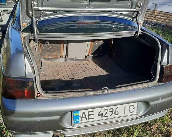 Серый ВАЗ 2110, объемом двигателя 1.6 л и пробегом 280 тыс. км за 1600 $, фото 3 на Automoto.ua