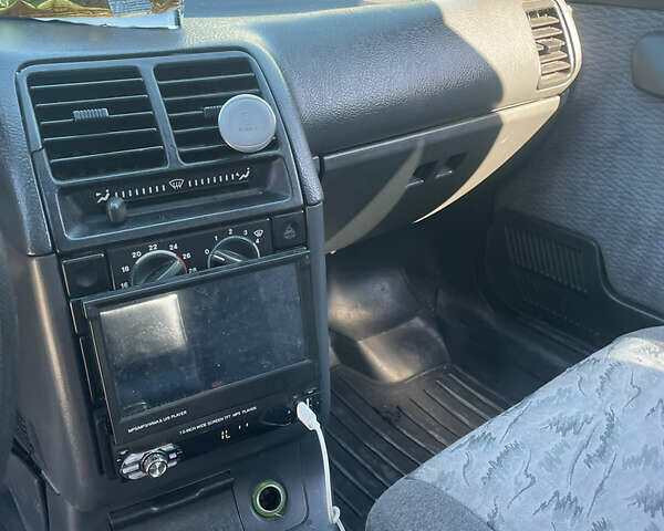 Серый ВАЗ 2110, объемом двигателя 1.6 л и пробегом 267 тыс. км за 2000 $, фото 7 на Automoto.ua