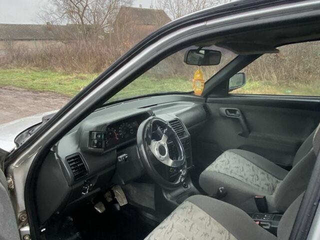 Серый ВАЗ 2110, объемом двигателя 1.6 л и пробегом 200 тыс. км за 1700 $, фото 3 на Automoto.ua