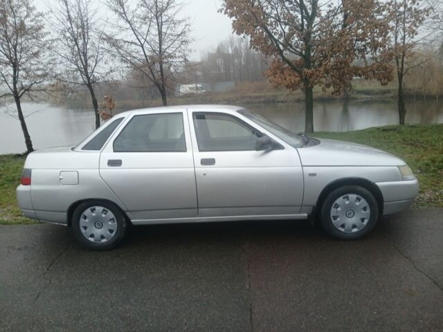 Серый ВАЗ 2110, объемом двигателя 1.6 л и пробегом 113 тыс. км за 2000 $, фото 2 на Automoto.ua