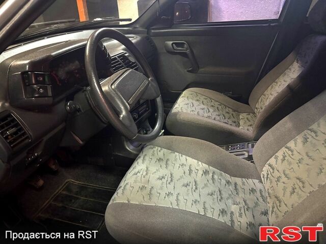 Серый ВАЗ 2110, объемом двигателя 1.6 л и пробегом 170 тыс. км за 2000 $, фото 4 на Automoto.ua