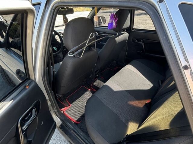 Серый ВАЗ 2110, объемом двигателя 1.6 л и пробегом 101 тыс. км за 2250 $, фото 7 на Automoto.ua