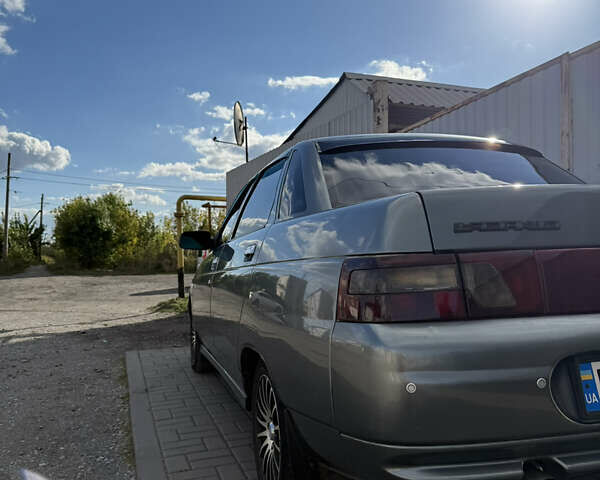 Серый ВАЗ 2110, объемом двигателя 1.6 л и пробегом 245 тыс. км за 2000 $, фото 2 на Automoto.ua