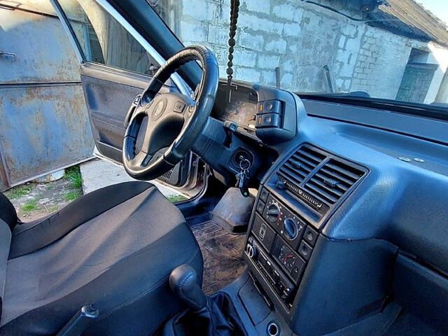 Сірий ВАЗ 2110, об'ємом двигуна 1.6 л та пробігом 193 тис. км за 2000 $, фото 3 на Automoto.ua