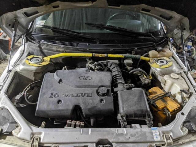 Сірий ВАЗ 2110, об'ємом двигуна 1.6 л та пробігом 257 тис. км за 1900 $, фото 5 на Automoto.ua