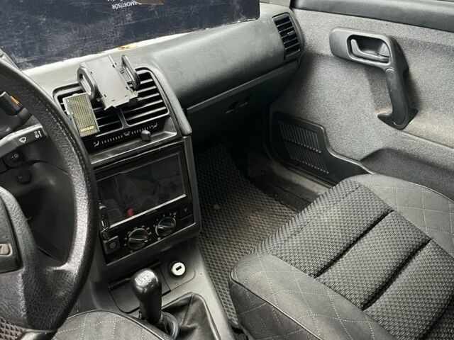 Серый ВАЗ 2110, объемом двигателя 1.6 л и пробегом 275 тыс. км за 1850 $, фото 7 на Automoto.ua