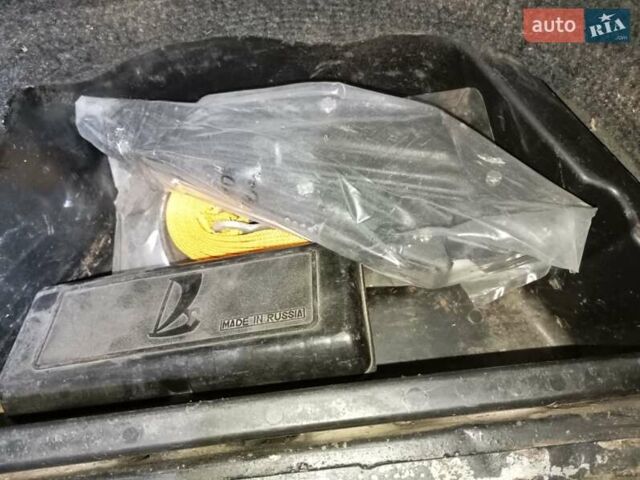 Серый ВАЗ 2110, объемом двигателя 1.6 л и пробегом 182 тыс. км за 2650 $, фото 37 на Automoto.ua