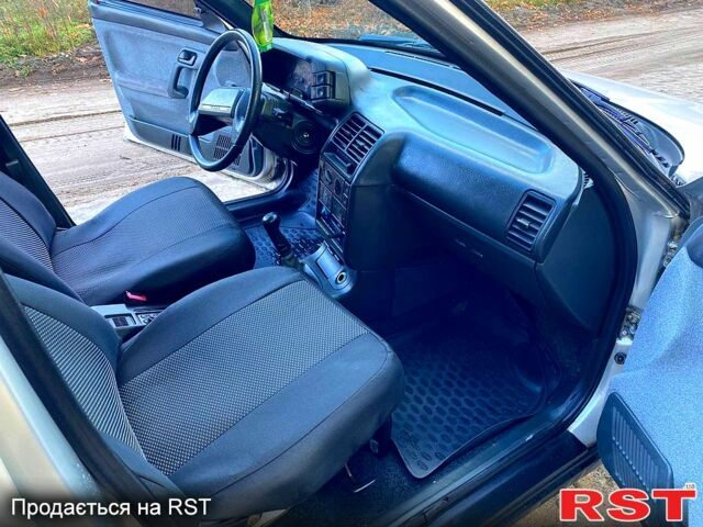 Серый ВАЗ 2110, объемом двигателя 1.6 л и пробегом 200 тыс. км за 2600 $, фото 4 на Automoto.ua