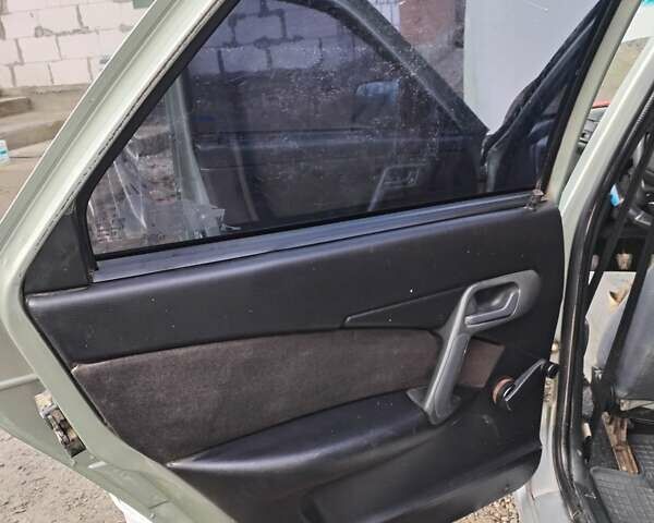 Серый ВАЗ 2110, объемом двигателя 1.6 л и пробегом 220 тыс. км за 1600 $, фото 6 на Automoto.ua