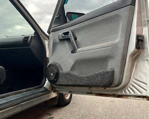 Сірий ВАЗ 2110, об'ємом двигуна 1.5 л та пробігом 184 тис. км за 1900 $, фото 7 на Automoto.ua