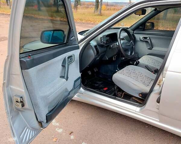 Сірий ВАЗ 2110, об'ємом двигуна 1.6 л та пробігом 127 тис. км за 2500 $, фото 17 на Automoto.ua