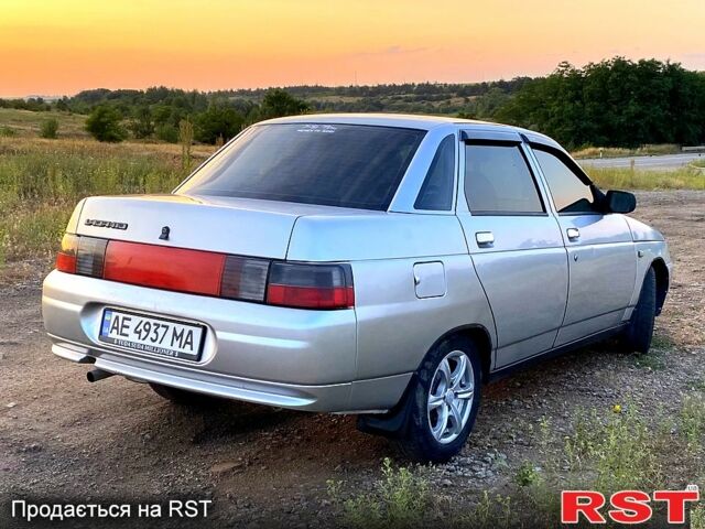 Серый ВАЗ 2110, объемом двигателя 1.6 л и пробегом 275 тыс. км за 2000 $, фото 4 на Automoto.ua