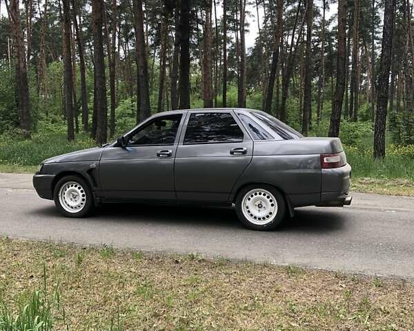 Серый ВАЗ 2110, объемом двигателя 1.6 л и пробегом 220 тыс. км за 3000 $, фото 5 на Automoto.ua