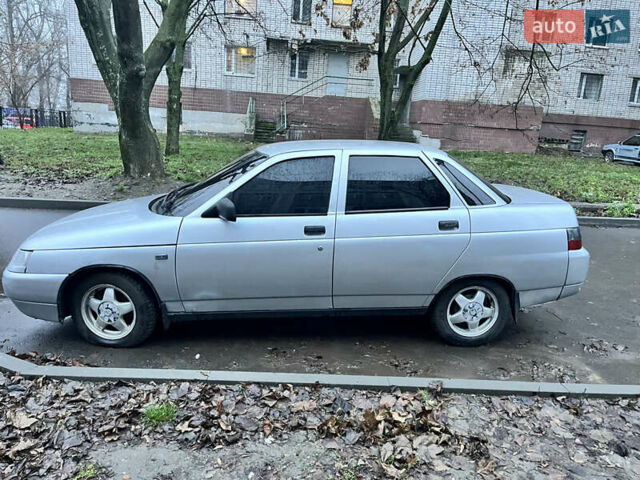Сірий ВАЗ 2110, об'ємом двигуна 1.6 л та пробігом 230 тис. км за 2000 $, фото 2 на Automoto.ua