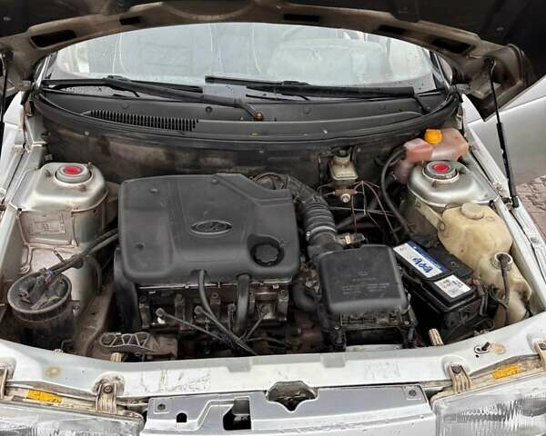 Сірий ВАЗ 2110, об'ємом двигуна 1.6 л та пробігом 223 тис. км за 2000 $, фото 2 на Automoto.ua