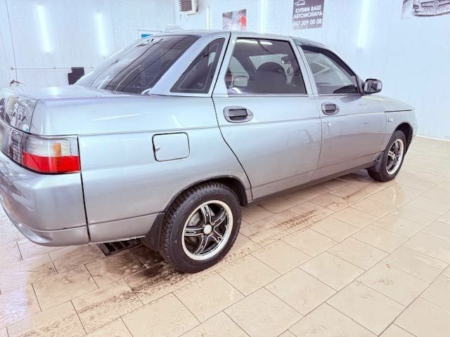 Серый ВАЗ 2110, объемом двигателя 1.6 л и пробегом 181 тыс. км за 1907 $, фото 2 на Automoto.ua