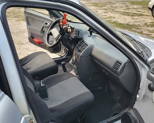 Сірий ВАЗ 2110, об'ємом двигуна 1.6 л та пробігом 155 тис. км за 2850 $, фото 12 на Automoto.ua