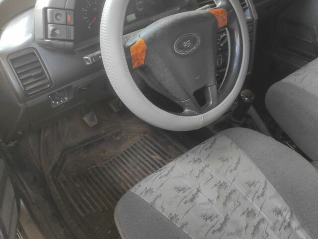 Серый ВАЗ 2110, объемом двигателя 1.6 л и пробегом 1 тыс. км за 2000 $, фото 5 на Automoto.ua