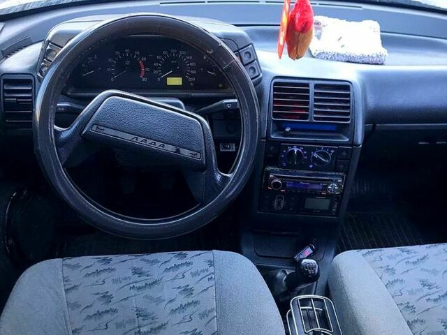 Серый ВАЗ 2110, объемом двигателя 1.6 л и пробегом 323 тыс. км за 950 $, фото 2 на Automoto.ua