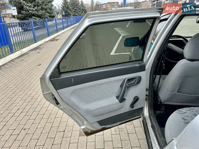 Сірий ВАЗ 2110, об'ємом двигуна 1.6 л та пробігом 182 тис. км за 2350 $, фото 8 на Automoto.ua