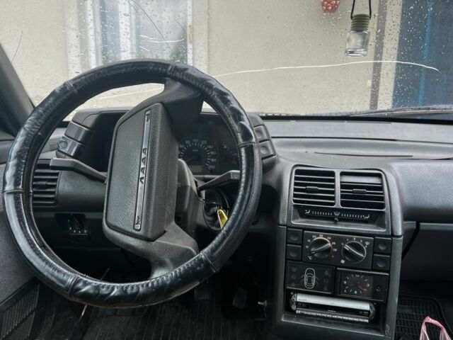 Серый ВАЗ 2110, объемом двигателя 1.6 л и пробегом 270 тыс. км за 700 $, фото 3 на Automoto.ua