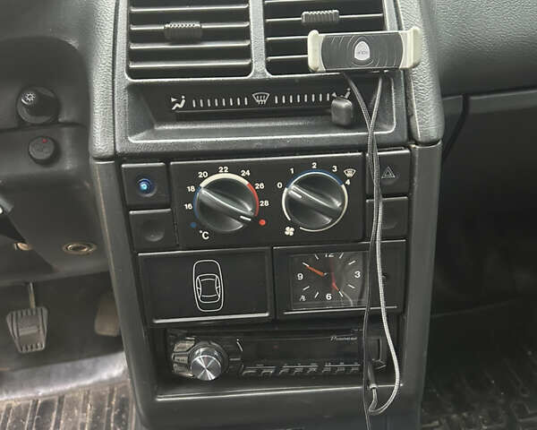 Сірий ВАЗ 2110, об'ємом двигуна 1.6 л та пробігом 77 тис. км за 3500 $, фото 9 на Automoto.ua