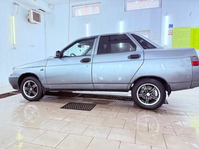 Серый ВАЗ 2110, объемом двигателя 1.6 л и пробегом 181 тыс. км за 1907 $, фото 6 на Automoto.ua