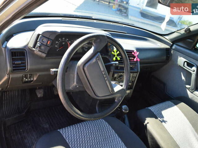 Серый ВАЗ 2110, объемом двигателя 1.6 л и пробегом 233 тыс. км за 1998 $, фото 6 на Automoto.ua