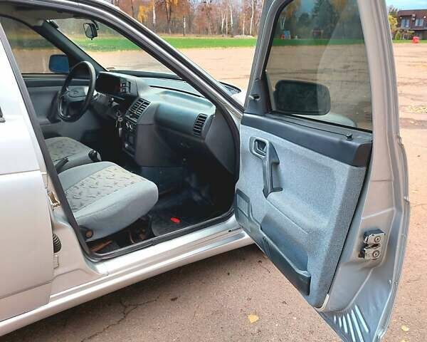 Сірий ВАЗ 2110, об'ємом двигуна 1.6 л та пробігом 127 тис. км за 2500 $, фото 29 на Automoto.ua