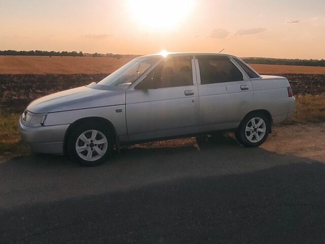 Серый ВАЗ 2110, объемом двигателя 1.6 л и пробегом 300 тыс. км за 1500 $, фото 1 на Automoto.ua