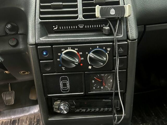 Серый ВАЗ 2110, объемом двигателя 1.6 л и пробегом 77 тыс. км за 3500 $, фото 9 на Automoto.ua