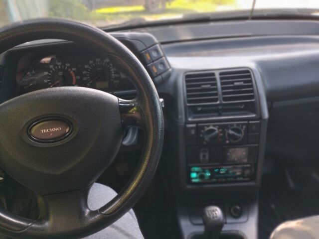 Серый ВАЗ 2110, объемом двигателя 1.6 л и пробегом 155 тыс. км за 2050 $, фото 6 на Automoto.ua