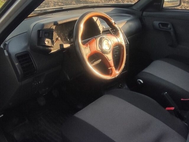 Серый ВАЗ 2110, объемом двигателя 1.6 л и пробегом 300 тыс. км за 1500 $, фото 5 на Automoto.ua