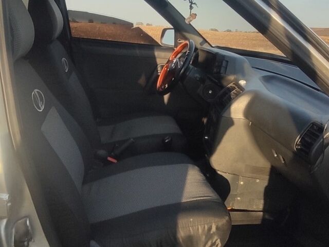 Серый ВАЗ 2110, объемом двигателя 1.6 л и пробегом 300 тыс. км за 1500 $, фото 6 на Automoto.ua