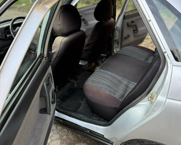 Серый ВАЗ 2110, объемом двигателя 1.6 л и пробегом 42 тыс. км за 3200 $, фото 7 на Automoto.ua